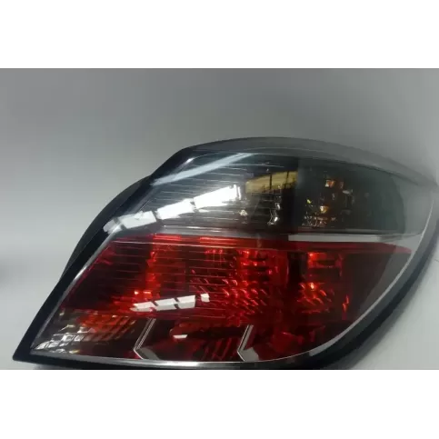 93183056 фара задня Opel Astra H 2005