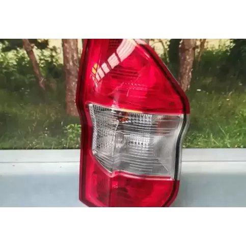 ET7613405AD фара задняя Ford Transit Courier 2014