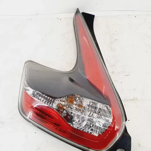 L90049815 фара задняя Nissan Juke I F15 2015