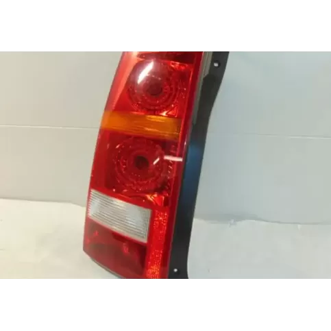 XFB000573 фара задняя Land Rover Discovery 3 - LR3 2006