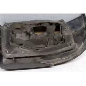 0089053 фара задняя Mazda 626 1990