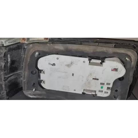 0437846 фара задняя Mazda 626 1989