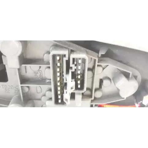 103F17171710 фара задняя Peugeot 306 1999