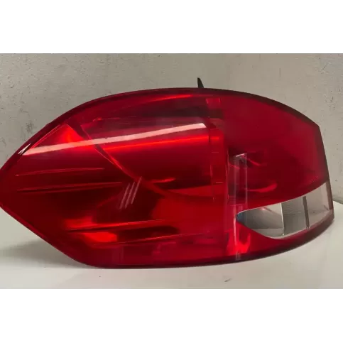 20240999 фара задняя Renault Clio III 2010