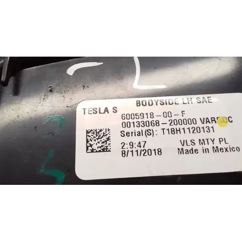 600591800F фара задняя Tesla Model S 2019