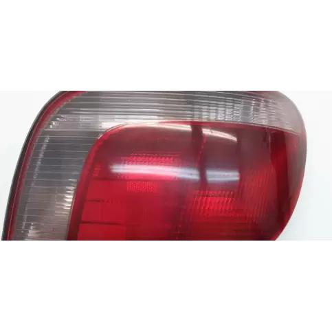 8155052130 фара задняя Toyota Yaris 2001