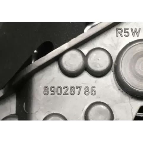 89028786 фара задняя Toyota Avensis T250 2004