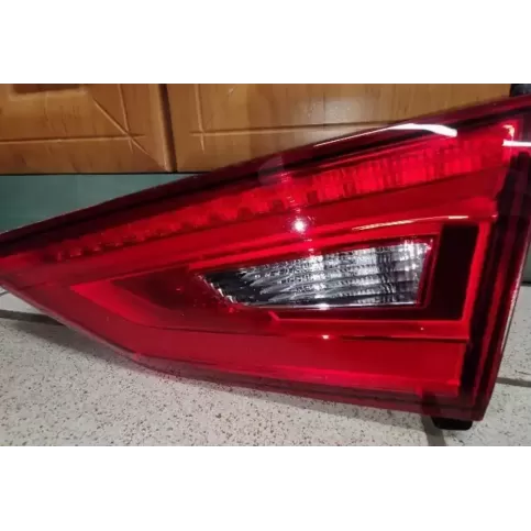 8V5945094C фара задняя Audi A3 S3 8L 1999