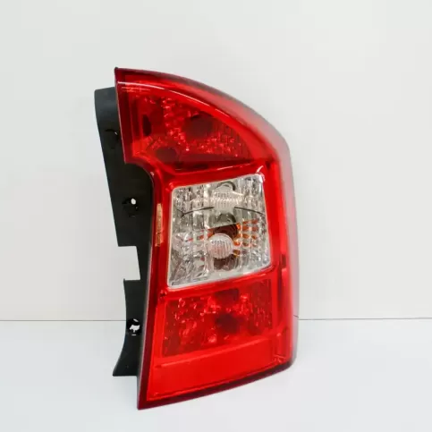 92402100 фара задняя Opel Corsa C 2004