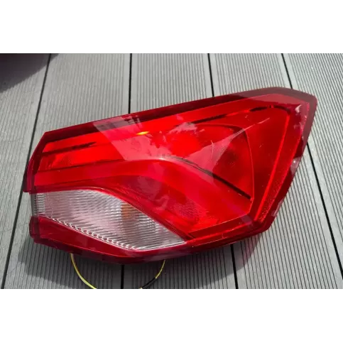 JX7B13404BD фара задняя Ford Focus 2019