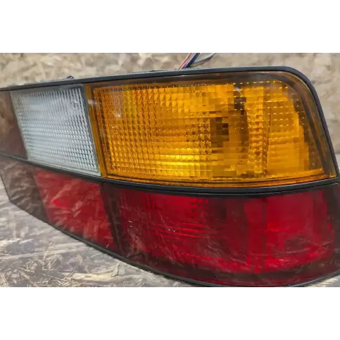 THK40 фара задняя Porsche 944 1985