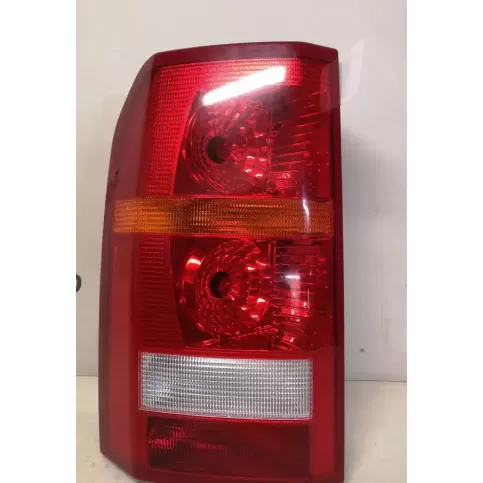 XFB000593 фара задняя Land Rover Discovery 3 - LR3 2007