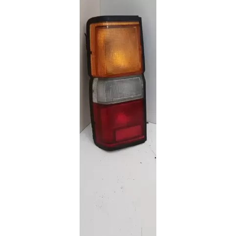 013151903 фара задняя Nissan Terrano 1995