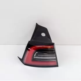 150208600B фара задняя Tesla Model Y 2021