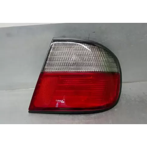 21519B4RUE фара задняя Nissan Primera 1996