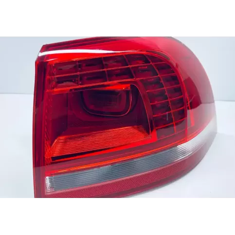 7P6945208 фара задняя Volkswagen Touareg II 2011