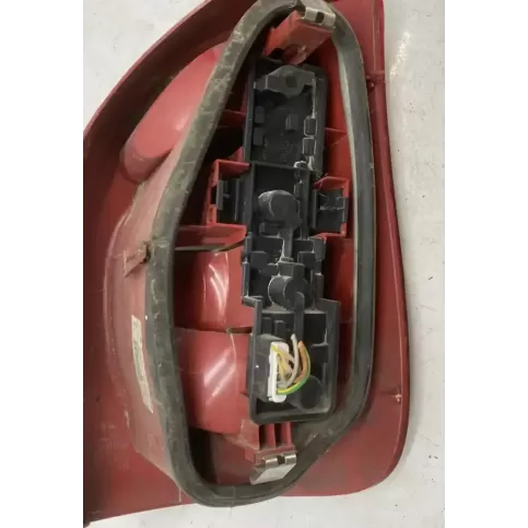8631584080 фара задняя Citroen Xsara Picasso 2002