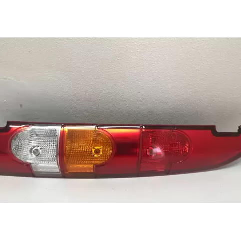 89029454 фара задняя Nissan Kubistar 2005