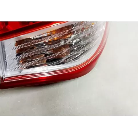 92402-3Z3 фара задня Hyundai i40 2011-