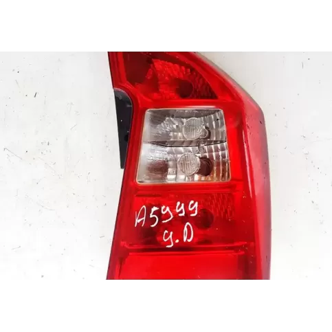 92402100R фара задняя KIA Carens II 2006