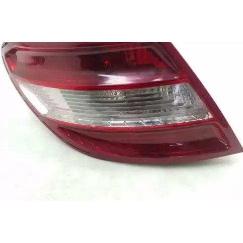 A2048200164 фара задняя Mercedes-Benz C W204 2007