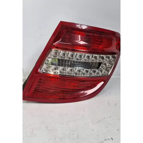 E122922801 фара задняя Mercedes-Benz C W204 2008