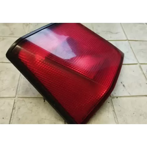 MB952167 фара задняя Mitsubishi Carisma 1998