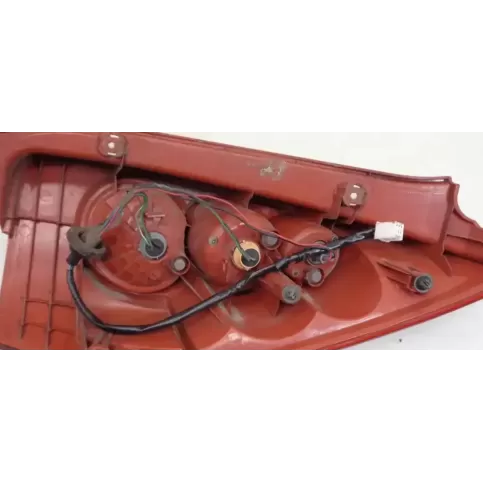 0437829 фара задняя Mazda 626 1989