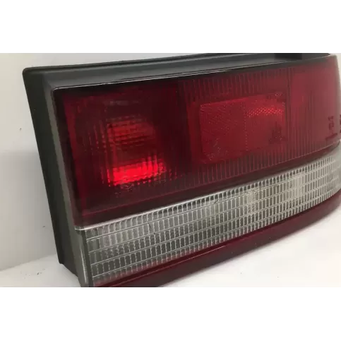 0437848R фара задняя Mazda 626 1989