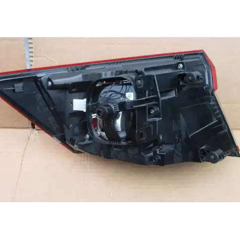 57A945208 фара задняя Skoda Karoq 2018