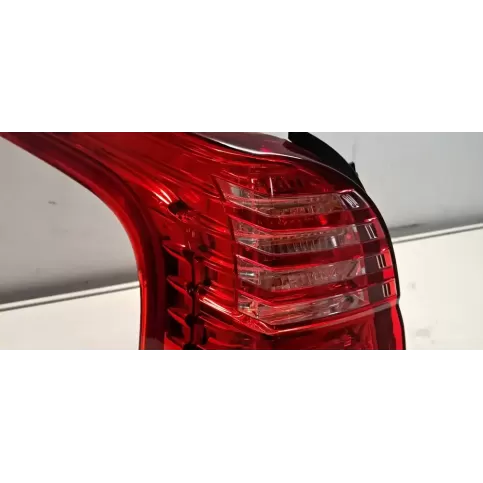 9672666580 фара задняя Peugeot 5008 2012