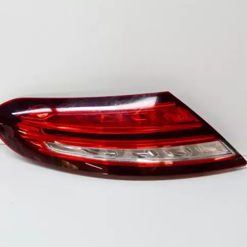 A2059063105 фара задняя Mercedes-Benz C AMG W205 2019