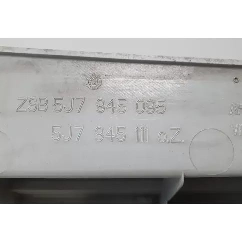 ZSB5J7945095 фара задня Skoda Roomster (5J) 2012