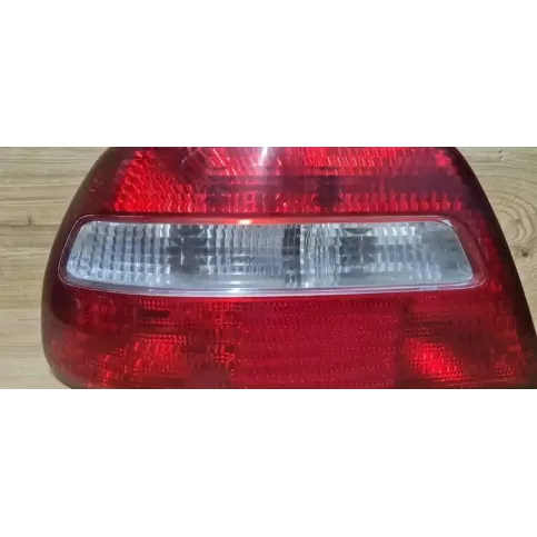 30621883 фара задняя Volvo S40, V40 2002