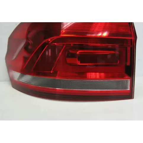 5TA945095A фара задня Volkswagen Touran II 2010