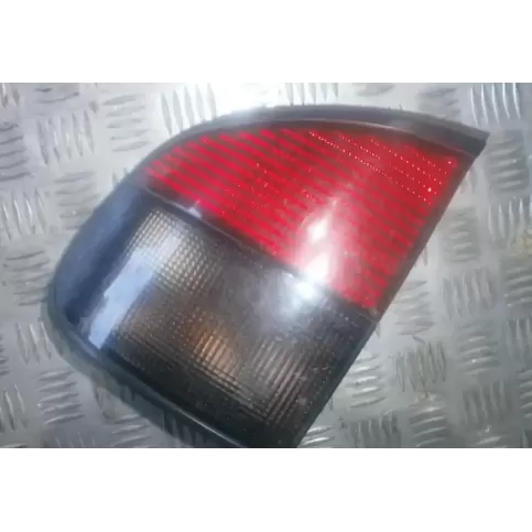 7700808305 фара задняя Renault Safrane 1996