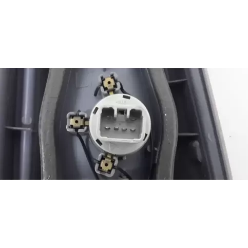 8156052050 фара задняя Toyota Yaris Verso 2000