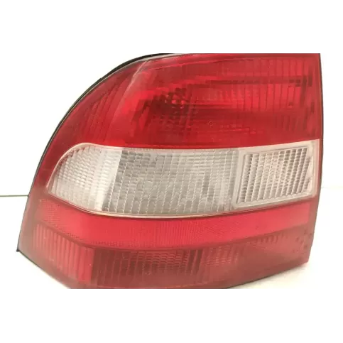 90568047 фара задня Opel Vectra B 1998