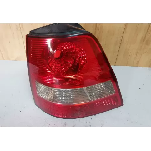 924013EO фара задняя KIA Sorento 2005