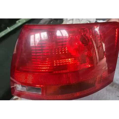 984002877 фара задняя Audi A4 S4 B7 8E 8H 2008