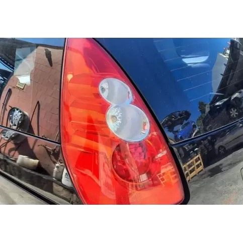 C23551180E фара задня Mazda 5 2005