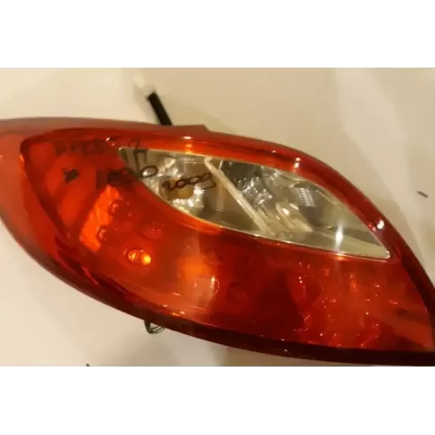 D65151160K2442 фара задняя Mazda 2 2008